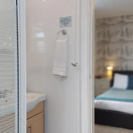 Invergarry Only For Adults 4*