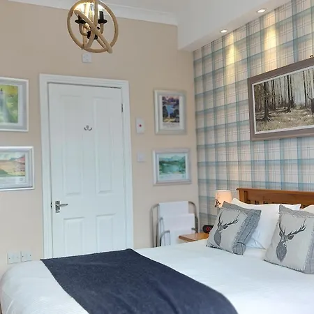 Invergarry Only For Adults 4*
